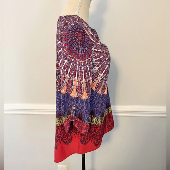 Francesca’s Olive Hill Patterned V-Neck Blouse, Size M - Picture 6 of 9